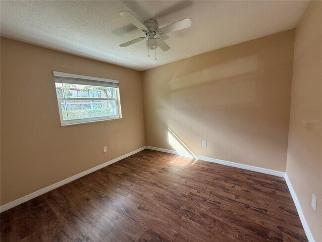 Building Photo - 7057 Sunset Dr S