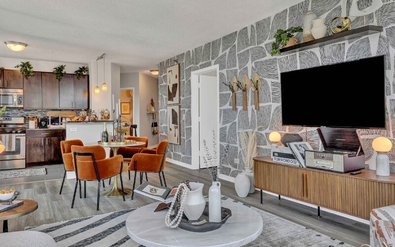 Building Photo - 240 E Illinois St