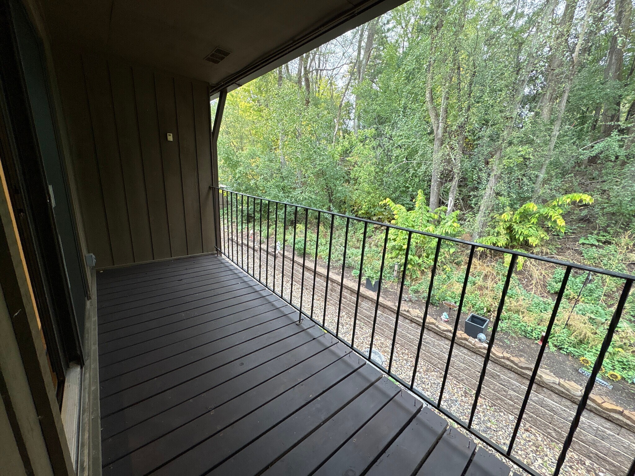 Building Photo - 907 Coulee Rd