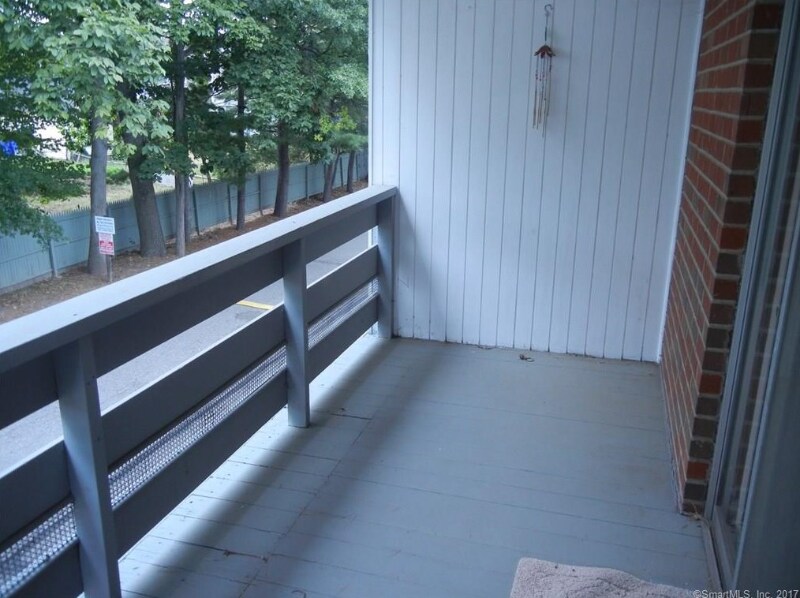 Building Photo - 104 Oakwood Ave