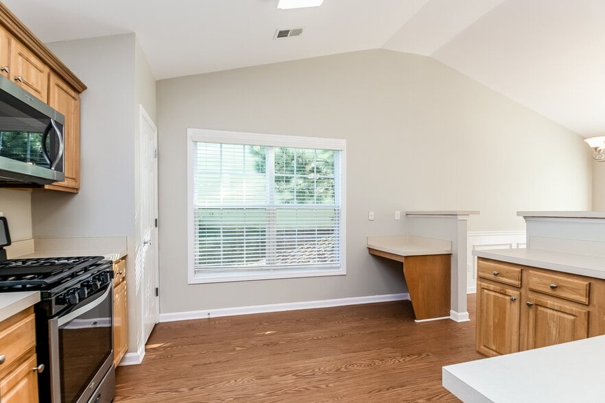 Building Photo - 172 Lantana Dr