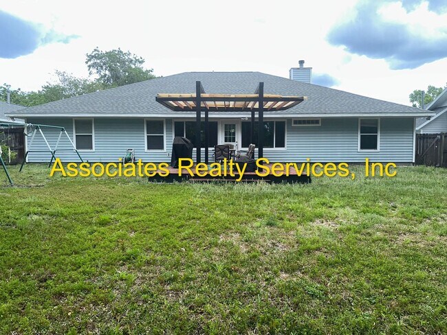 Building Photo - Beautiful 4 Bedroom/3 Bathroom in BROADMOOR!