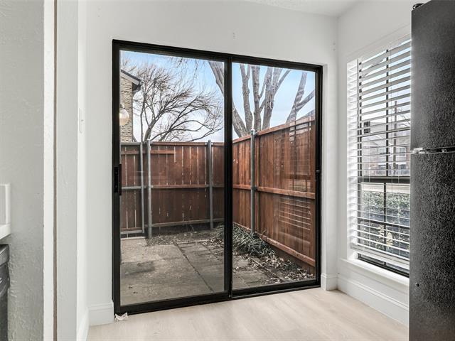 Building Photo - 333 Melrose Dr