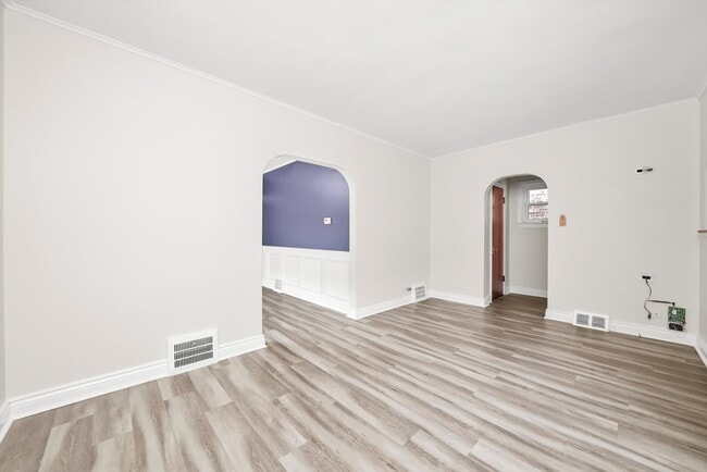 Building Photo - 2640 Wesley Ave