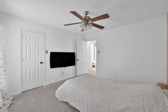 Building Photo - 163 N Concord Forest Cir