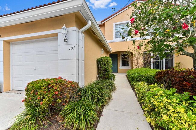 Building Photo - 12454 Crystal Pointe Dr