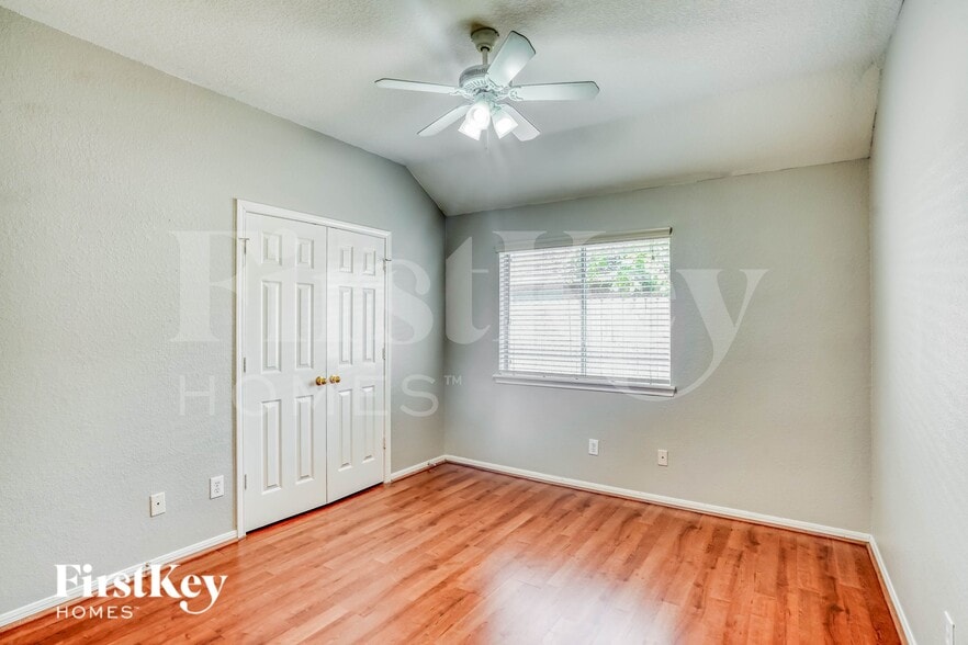 Building Photo - 10330 Claybrook Dr