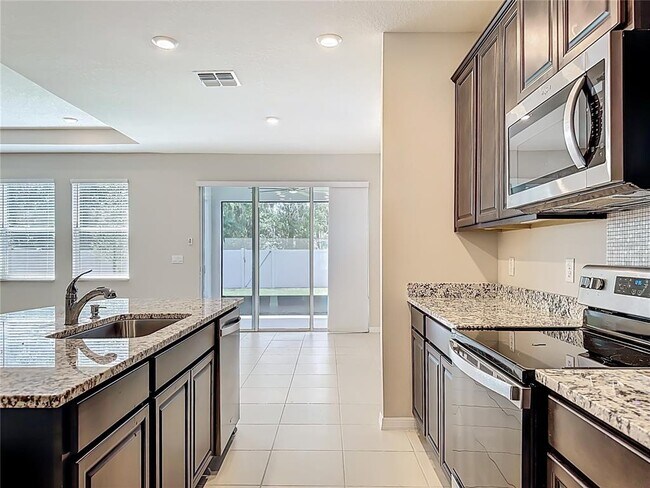 Building Photo - 13071 Brookside Moss Dr