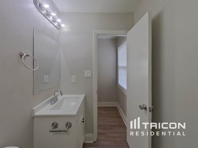 Building Photo - 8717 Timbercrest Cir