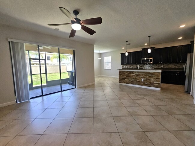 Building Photo - 2718 Atherton Dr
