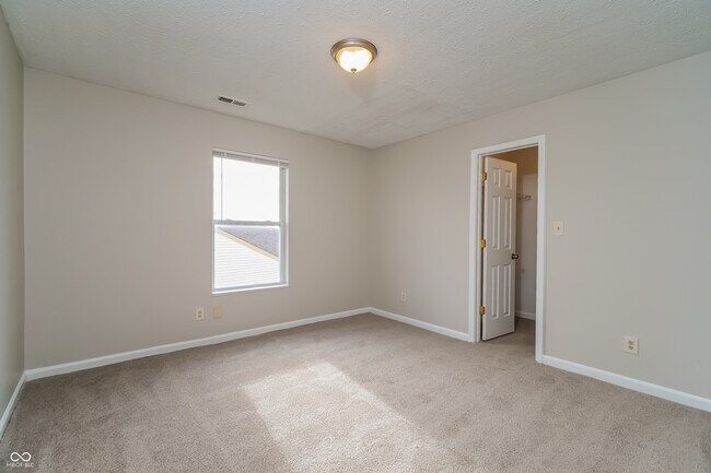 Building Photo - 2507 Swan Sea Dr