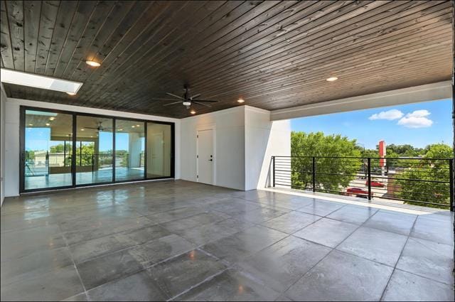 Building Photo - 3523 N Versailles Ave