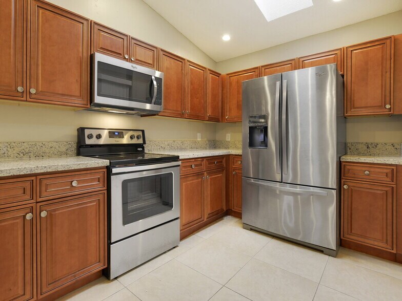 Building Photo - 4462 NW 113th Ln