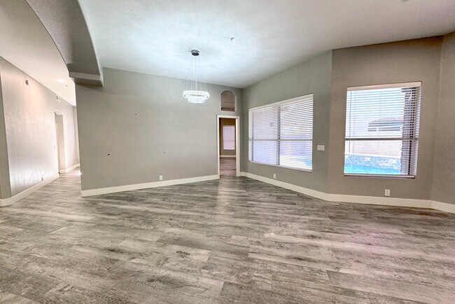 Building Photo - 3Bed/2.5 Ba House in Gated Community in No...