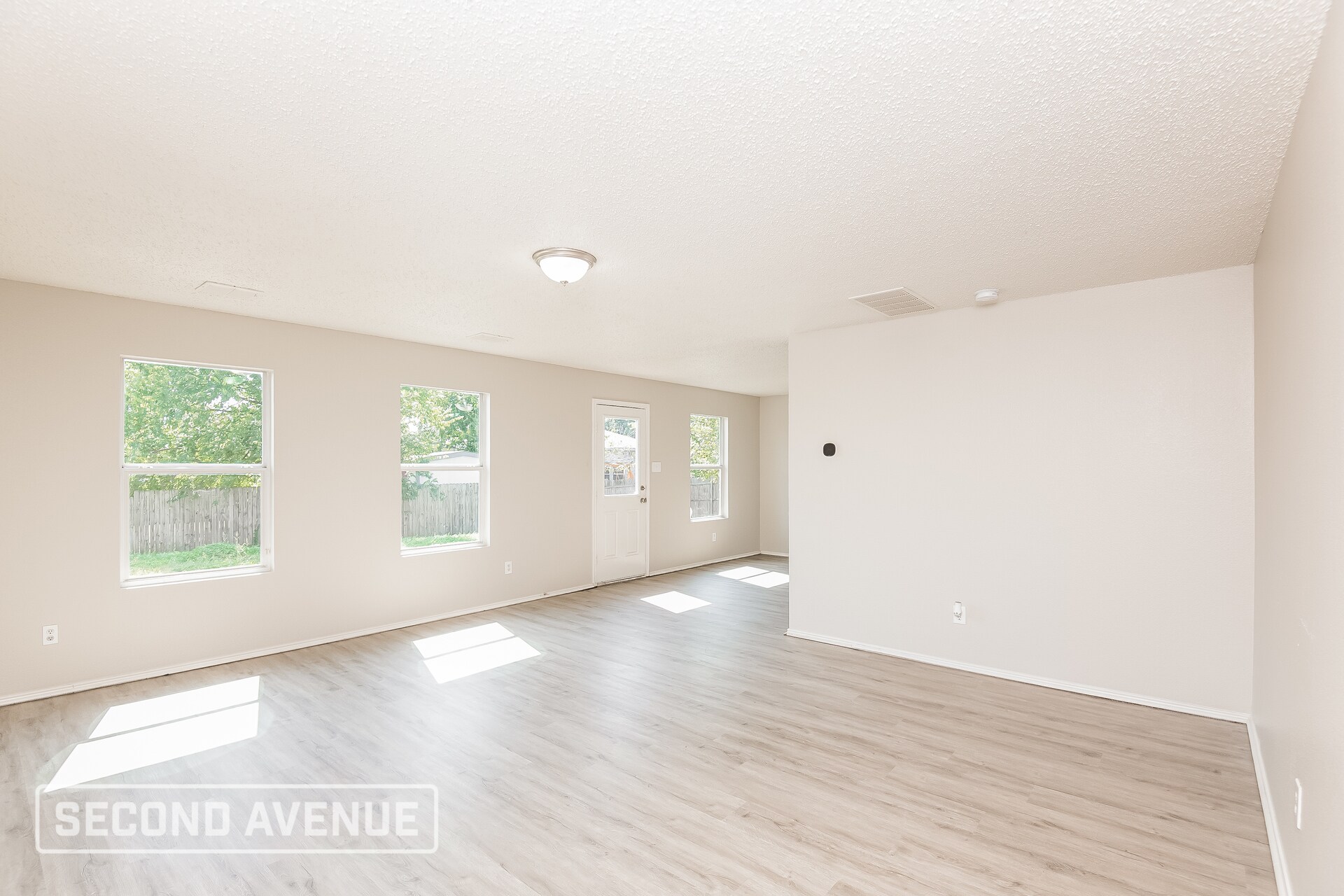 Building Photo - 4845 Waterford Dr