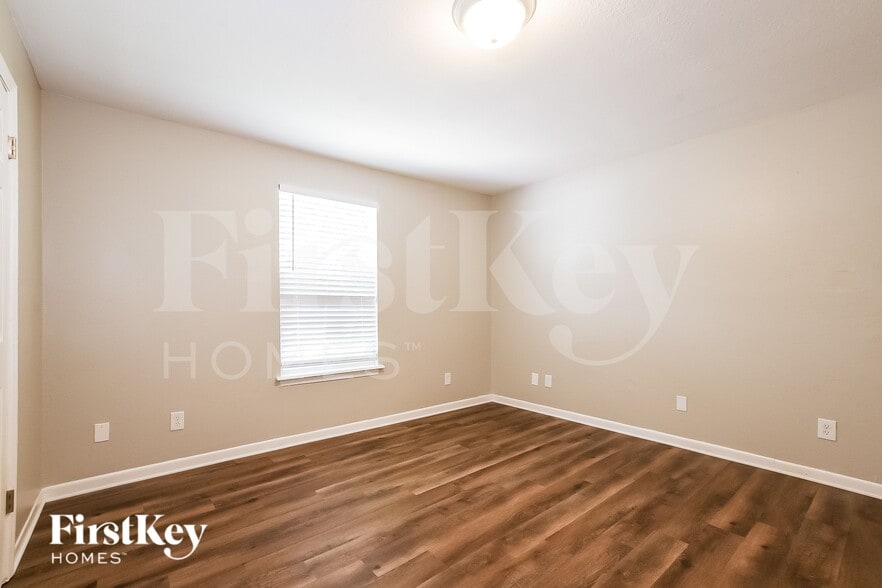 Building Photo - 614 Huey St