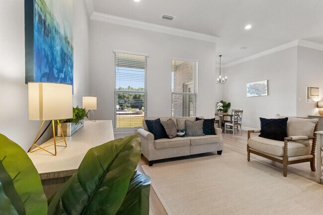 Building Photo - 2703 Louis Cir