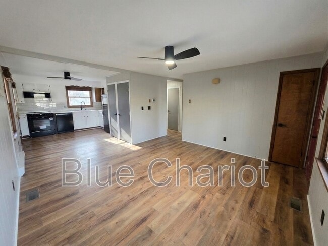 Building Photo - 1705 Smith Level Rd