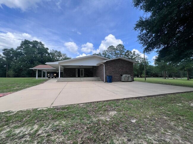Building Photo - 7200 FL-85