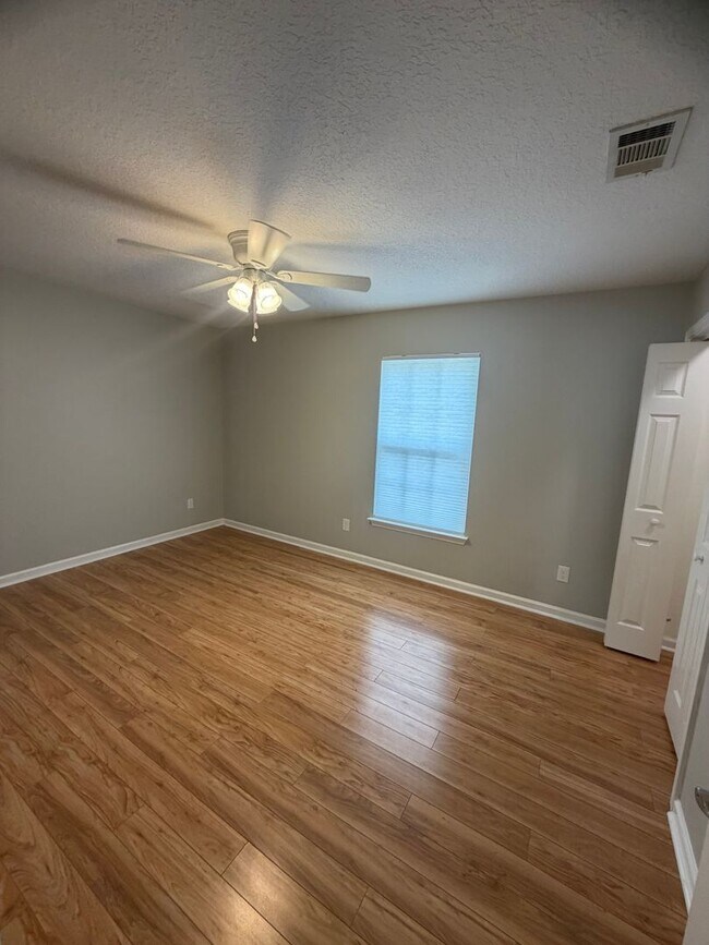 Building Photo - 4BR/3BA Home For Rent