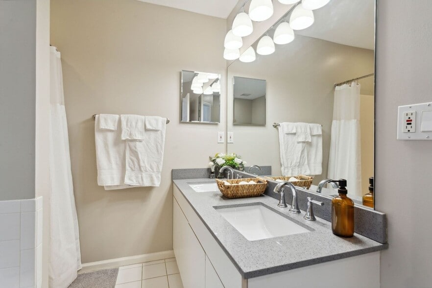 Building Photo - 3871 Murdock Ct