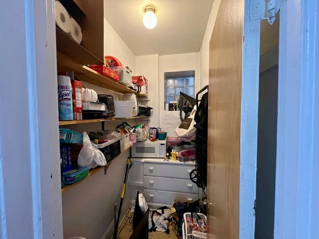 Building Photo - 1902 W Cortland St