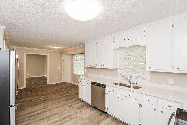 Building Photo - 5902 Bridgemont Pl