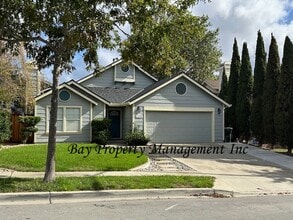 Building Photo - Charming 2 Bedroom, 2 Bath Home in Creekbr...