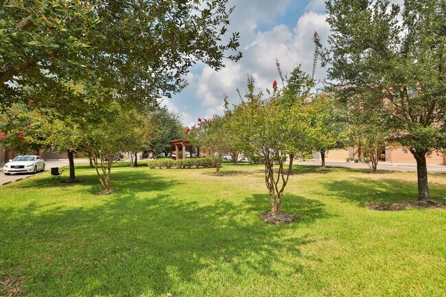 Building Photo - 11002 Upland Forest Dr