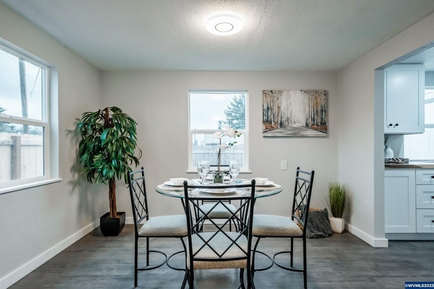 Building Photo - 440 S 6th St