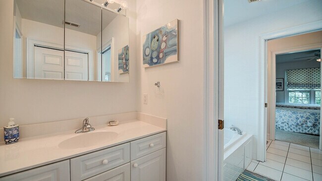 Building Photo - 635 Dune Oaks Dr