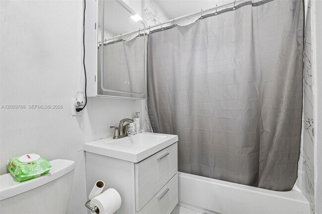 Building Photo - 1421 N 68th Terrace