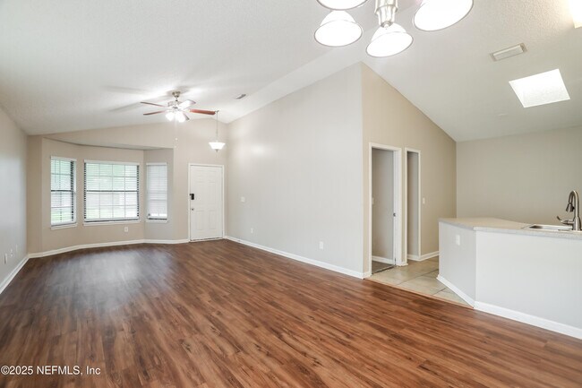 Building Photo - 2626 Malibu Cir