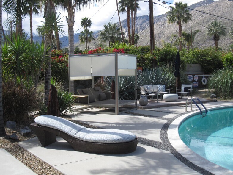 Building Photo - 777 E San Lorenzo Rd