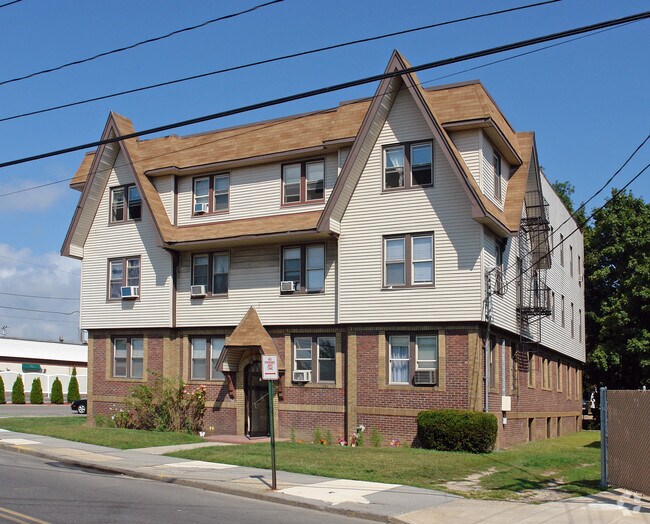 35 Railroad Ave 35 Railroad Ave Patchogue NY 11772 Apartment Finder