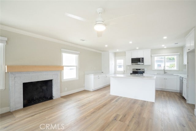 Building Photo - 230 Avenida Miramar