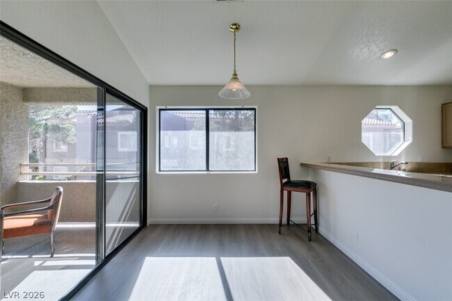 Building Photo - 5054 S Rainbow Blvd