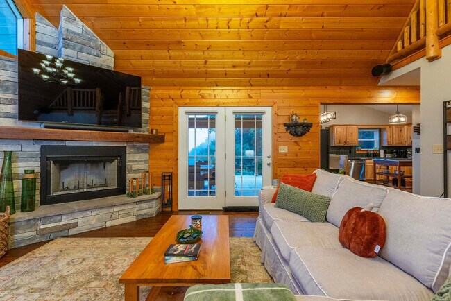 Building Photo - 629 Cherry Hill Dr