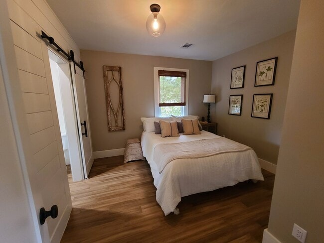 Building Photo - 1324 Johnson Ave