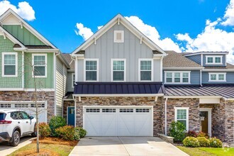 Building Photo - Beautifully maintained 3-bedroom 2-bath To...