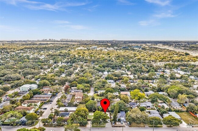 Building Photo - 1600 SW 9th St