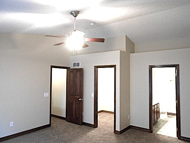 Building Photo - 231 Oakford St