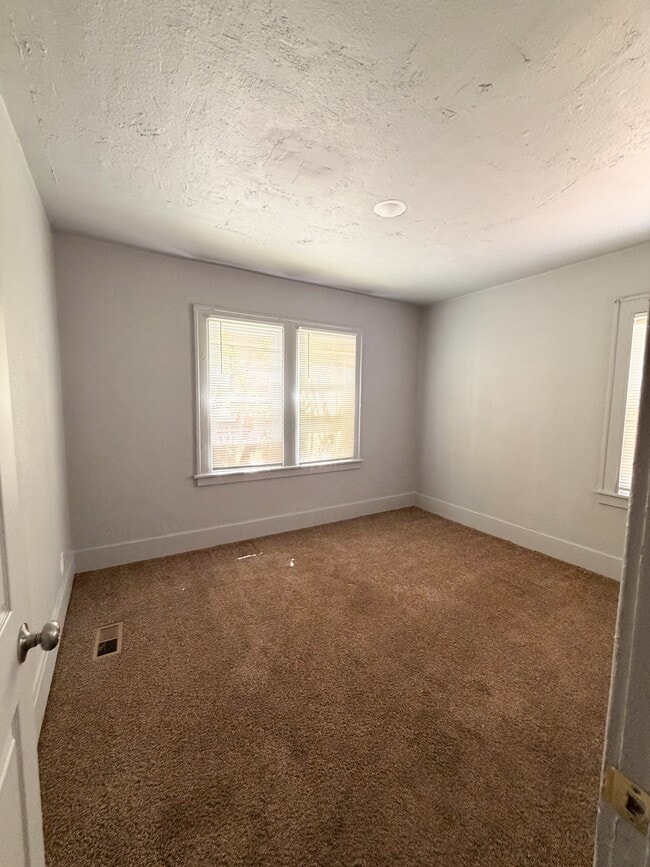 Building Photo - 13225 Santa Rosa Dr