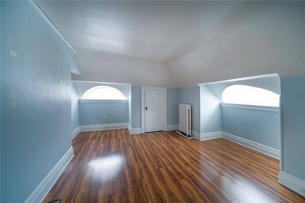 Living room - 240 Culver Rd