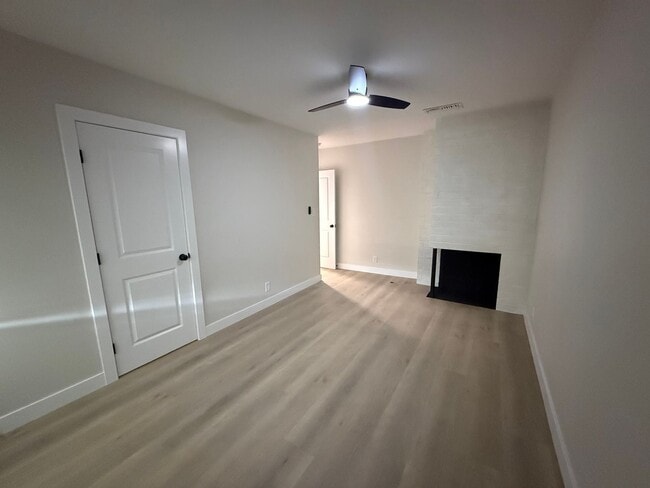 Building Photo - Newly remodeled 3 bedroom 2 bath