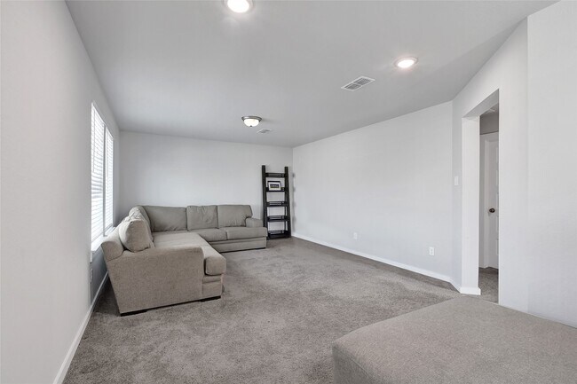 Building Photo - 7214 Clearwater Cv Dr