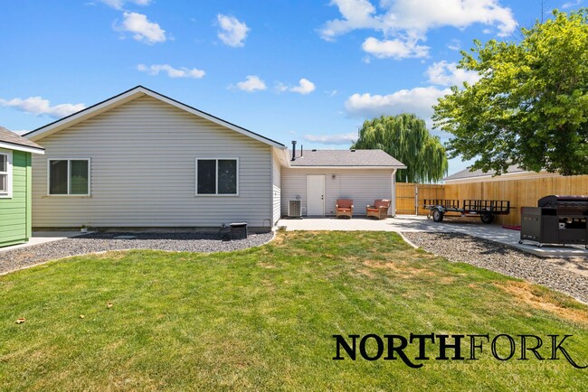 Building Photo - Quaint Nampa Home with RV/Boat Parking