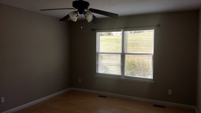 Building Photo - 6715 Eagles View Dr