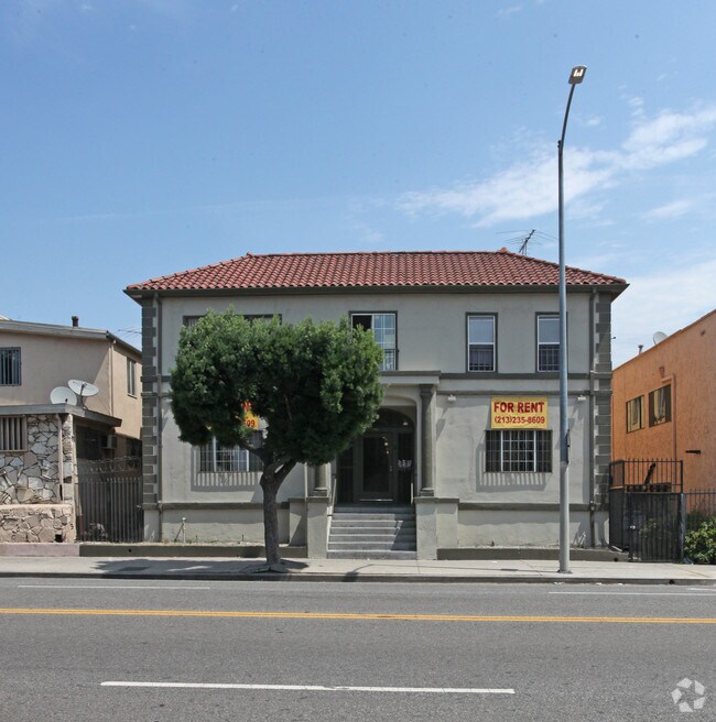 2841 W 8th St - 2841 W 8th