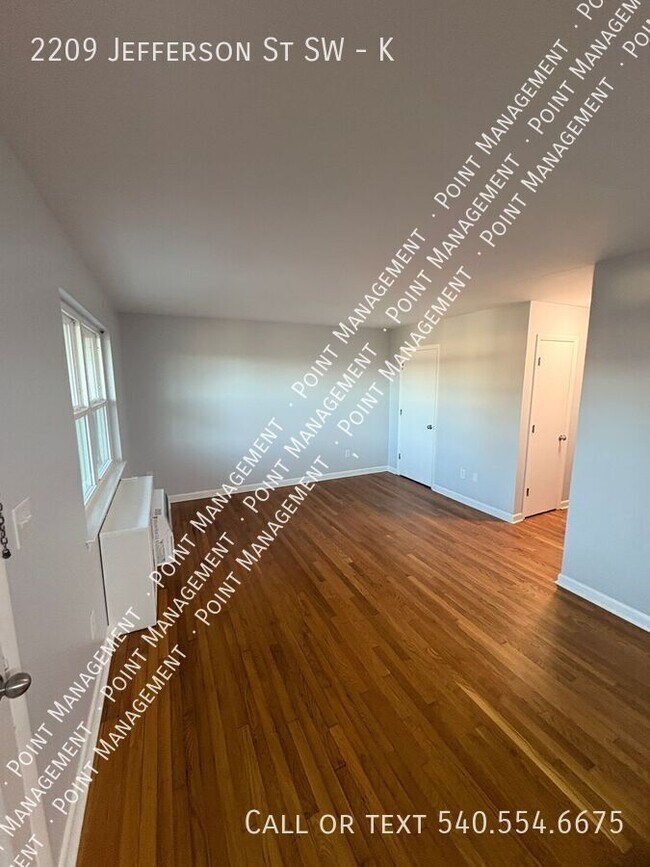 Building Photo - 2209 Jefferson St SW